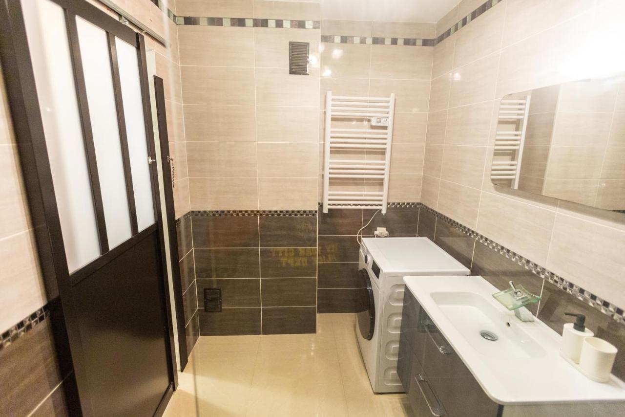 Ferienwohnung Superbe T4 Renove Spacieux Avec Stationnement Libre Et Gratuit Marseilles Exterior foto
