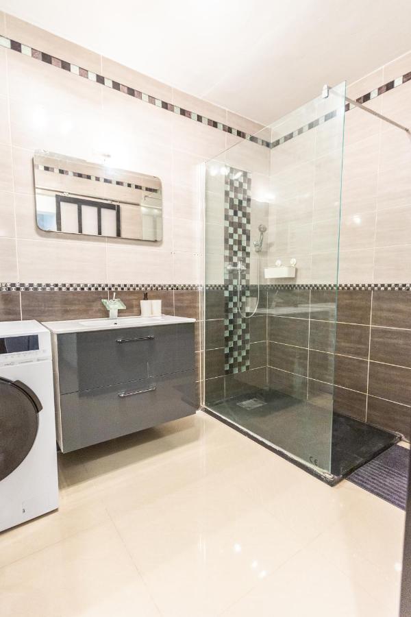 Ferienwohnung Superbe T4 Renove Spacieux Avec Stationnement Libre Et Gratuit Marseilles Exterior foto